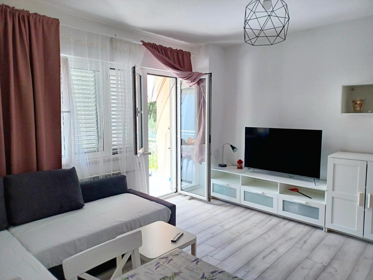 Apartmani Ramesa Murter Exterior photo