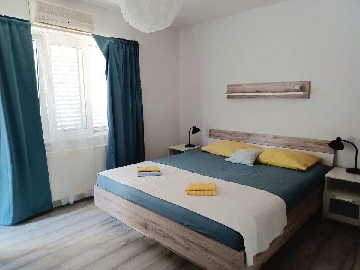 Apartmani Ramesa Murter Exterior photo
